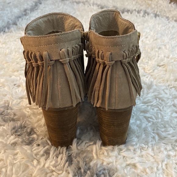 Size 8.5 Aldo Fringe Block Heeled Bootie - Picture 4 of 12